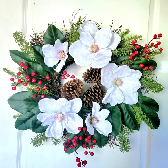 Winter Magnolia Wreath Winter - Picture 3 of 3